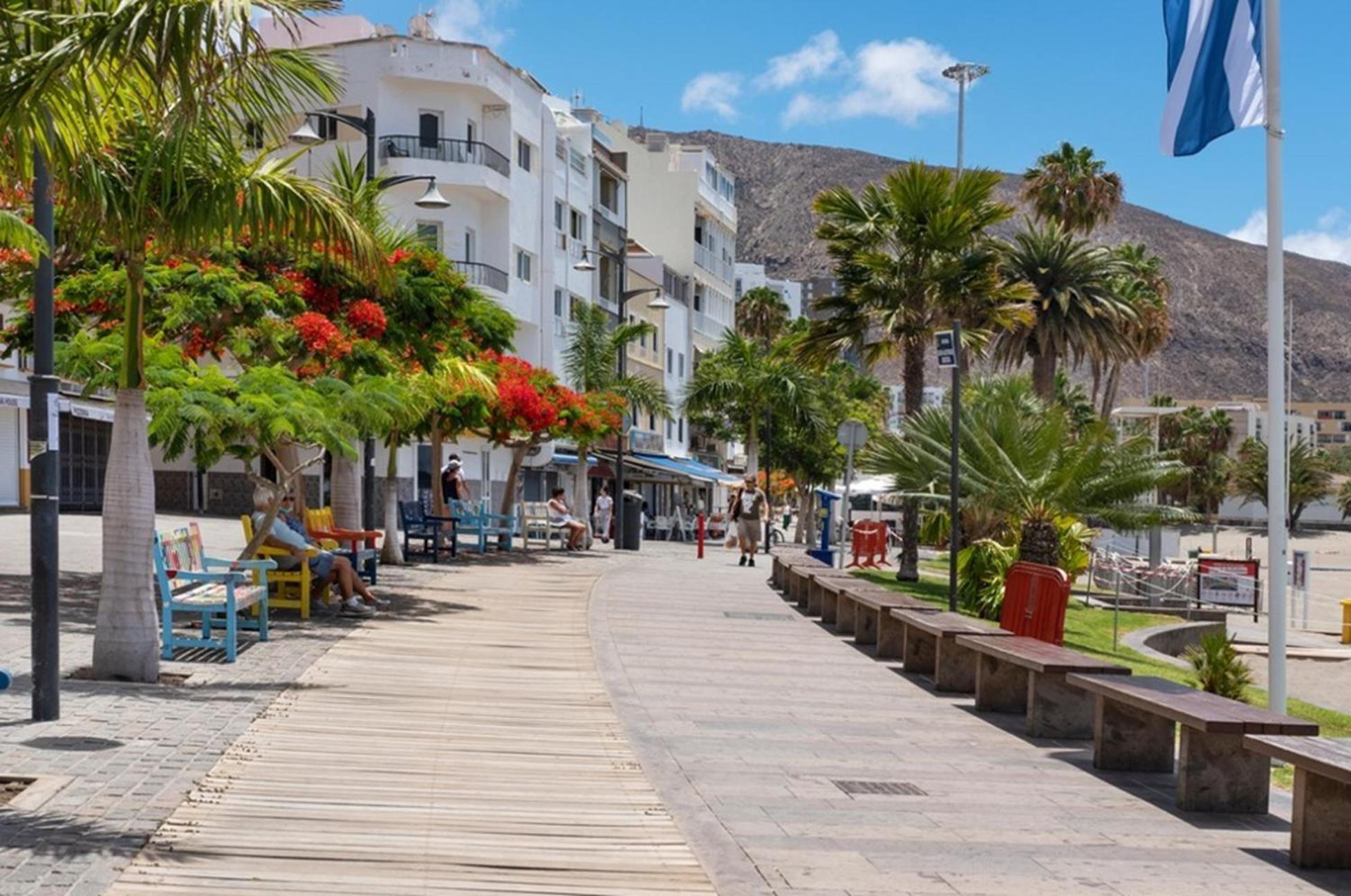 Few Steps From The Beach Hostel In Los Cristianos Arona  Exterior foto