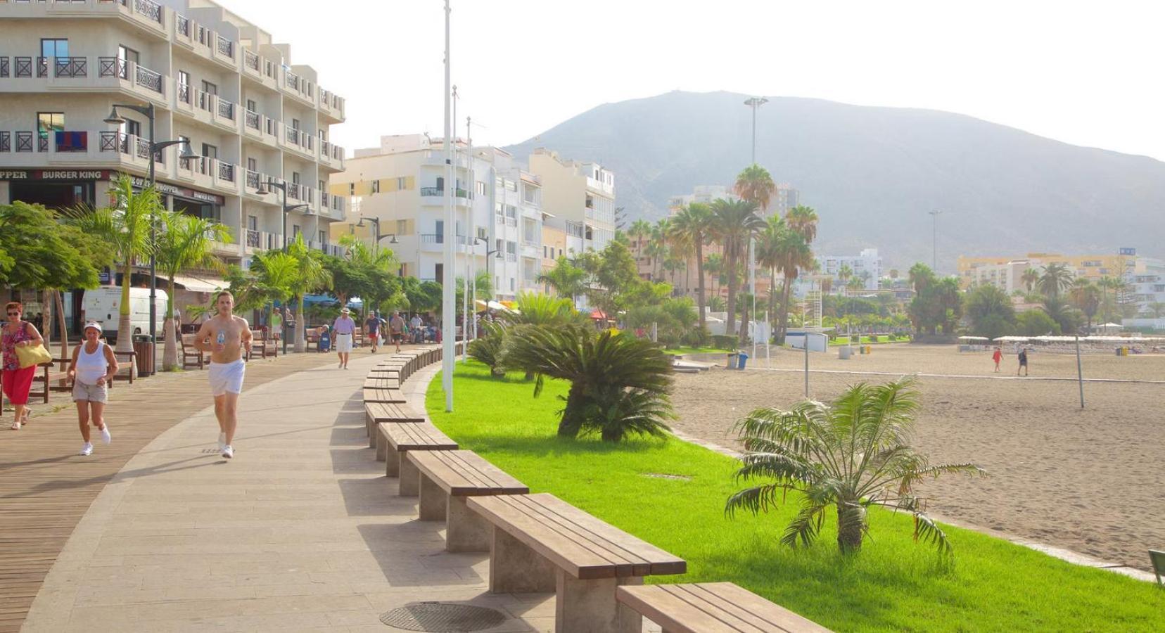 Few Steps From The Beach Hostel In Los Cristianos Arona  Exterior foto